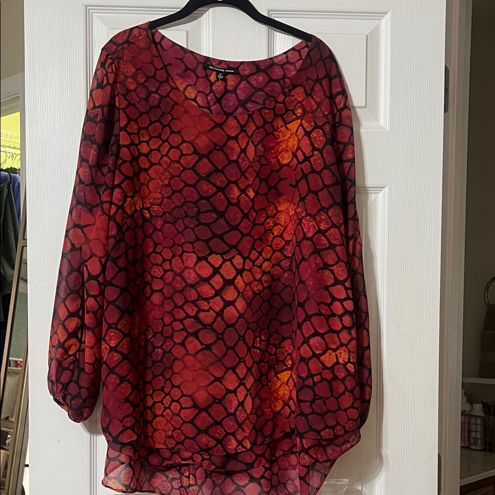 Zac & Rachel Women's Red and Orange Patterned Top w/ slit sleeves